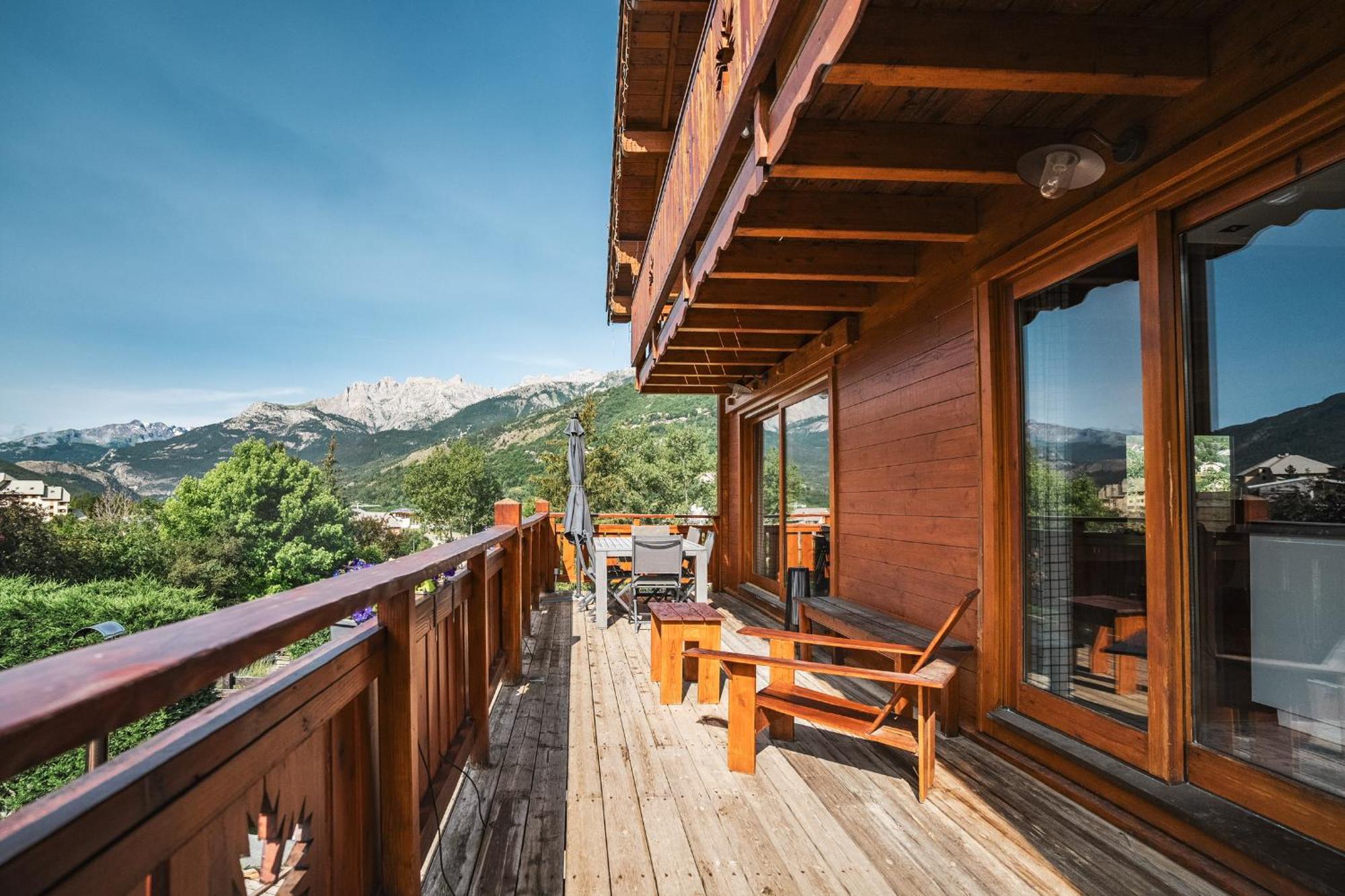 Chambres Et Table D'Hotes Au Chalet Datcha Briancon  Exterior photo